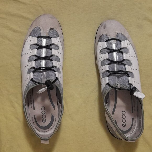 Ecco Sneakers - Picture 1 of 1